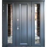 Уличная двупольная дверь Флот с боковой фрамугой и окнами с покрытием эмаль Уличная двупольная дверь Флот с боковой фрамугой и окнами с покрытием эмаль